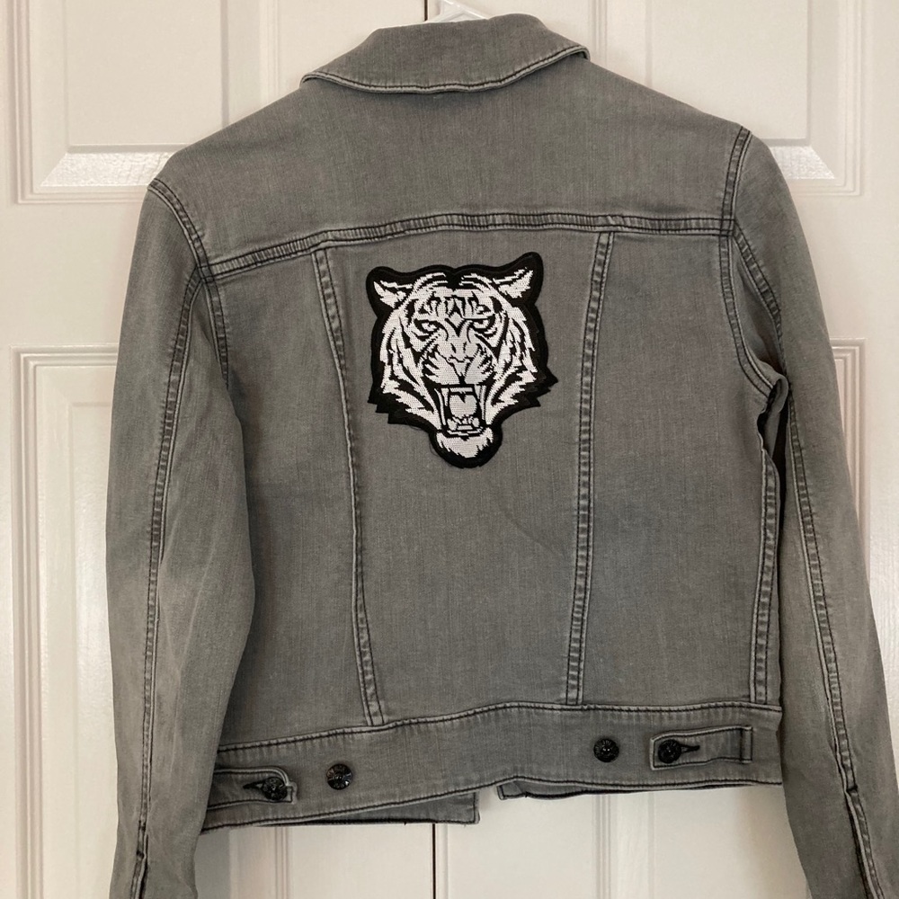 Studded and embroidered gray denim jacket 🌟